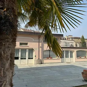 https://villa-simona-1.it-lombardy.com