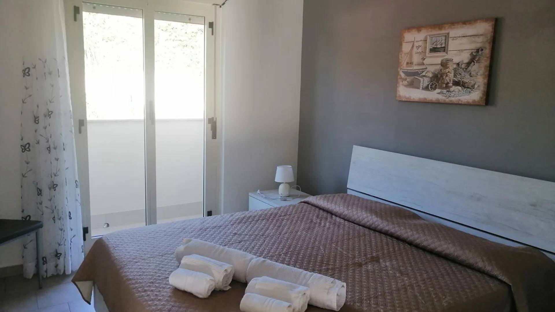Residence Mare Azzurro Balestrate 0*,